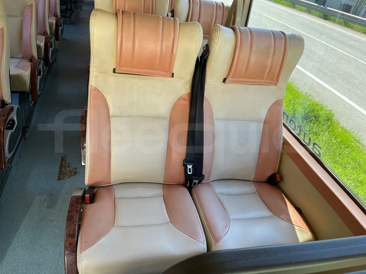 Guangtong Guangtong G 124D - EUR3 - 235.3kW - 11.97m - single seat detail