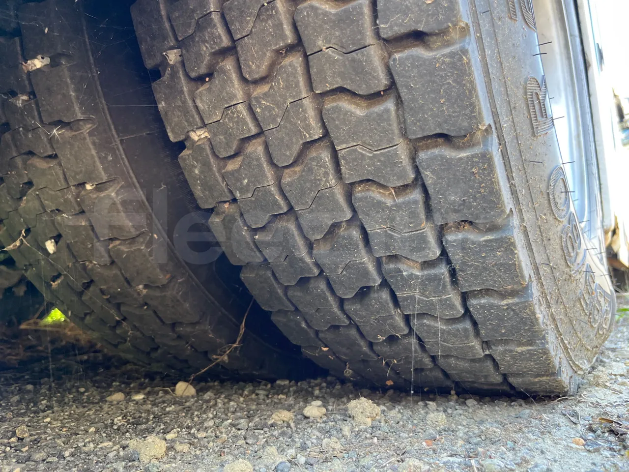 Guangtong Guangtong G 124D - EUR3 - 235.3kW - 11.97m - tread condition second axle tires right