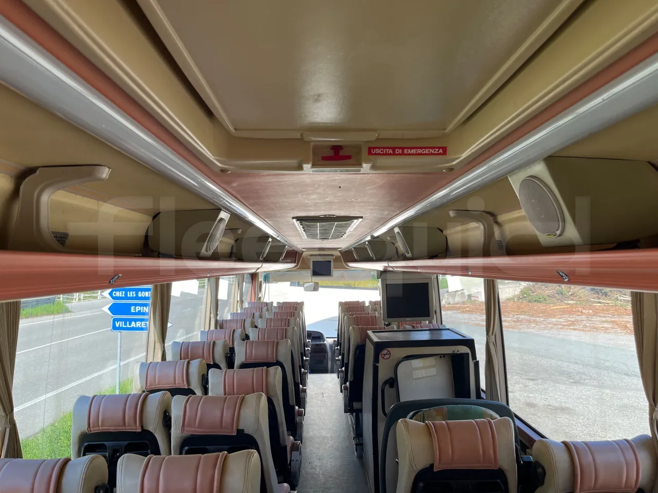Guangtong Guangtong G 124D - EUR3 - 235.3kW - 11.97m - overhead compartments photo