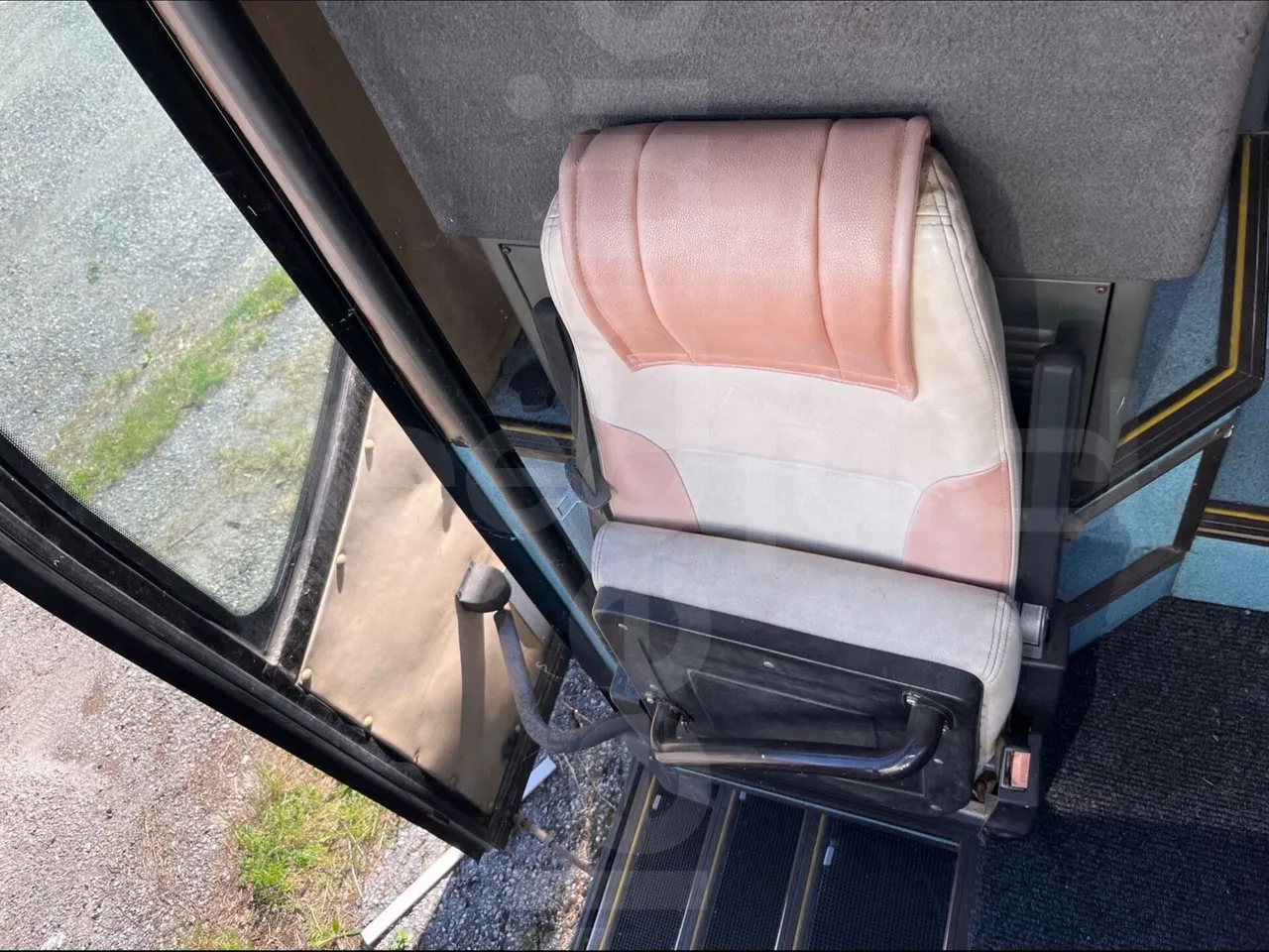 Guangtong Guangtong G 124D - EUR3 - 235.3kW - 11.97m - hostess seat photo