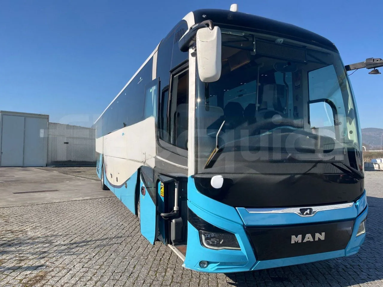 Man Lion's Coach C - Base cover photo
