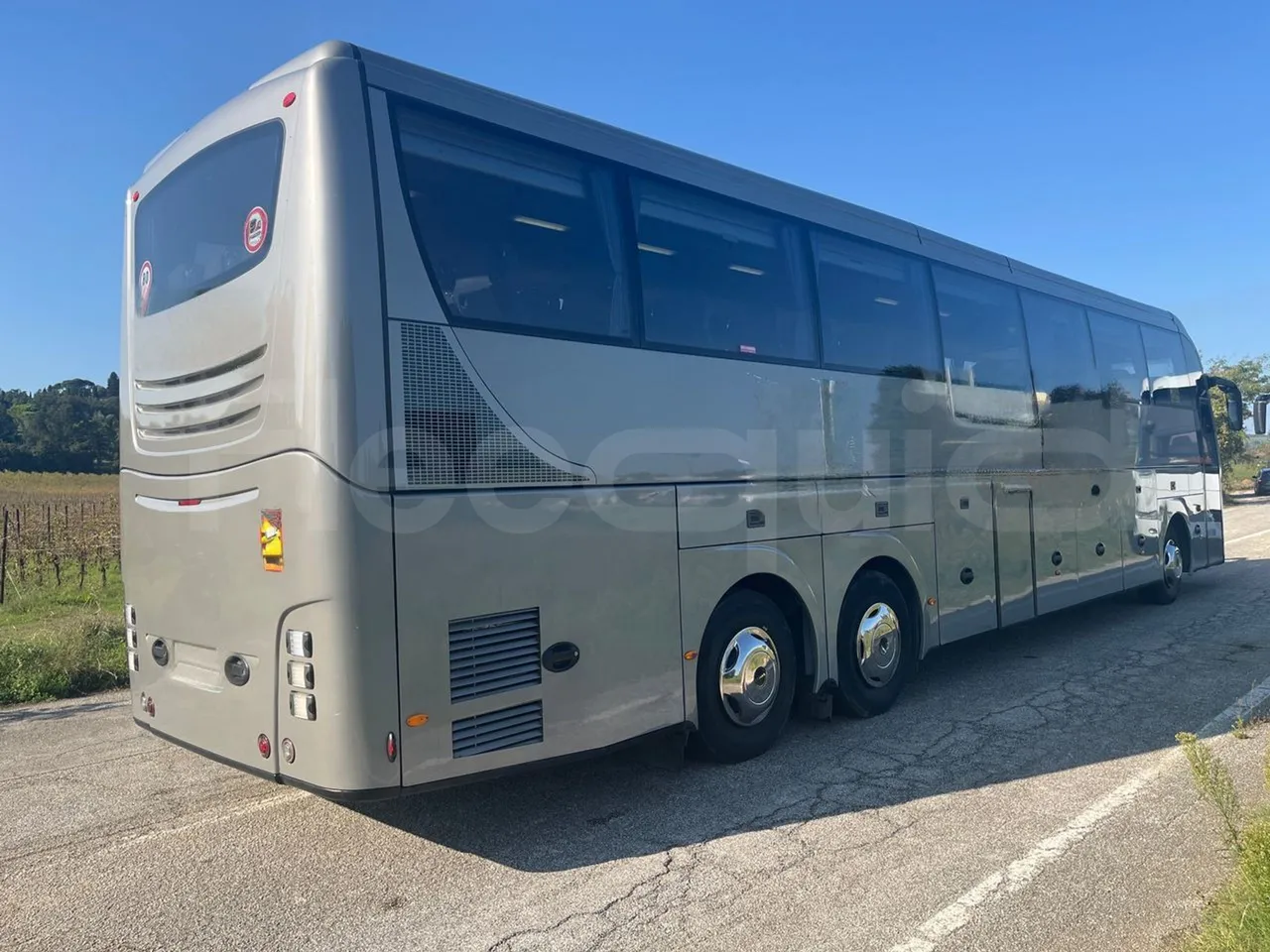 Volvo Barbi Genesis HDHV -EUR3 -309kW -13.81m - 3/4 right rear doors closed