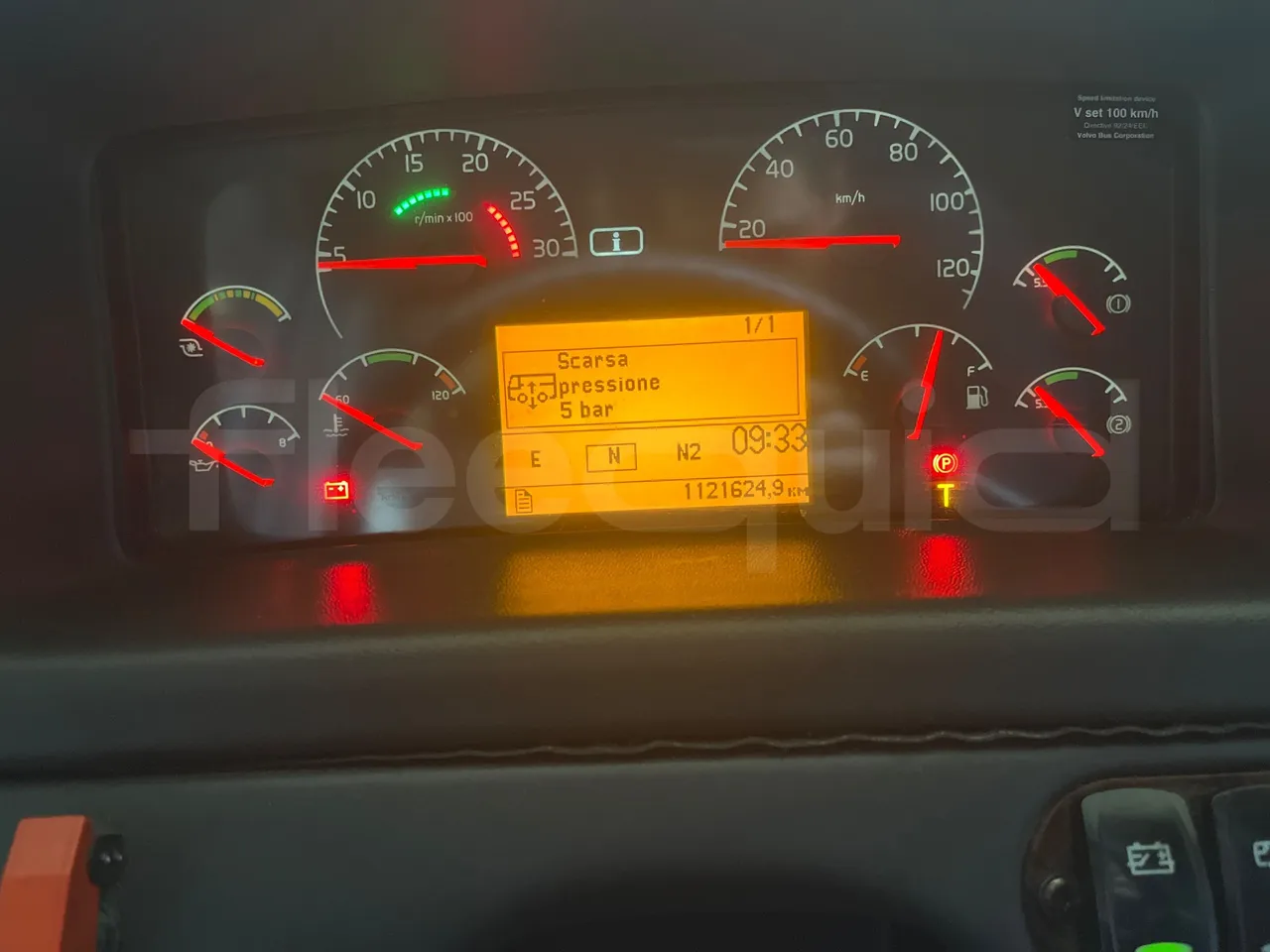 Volvo Barbi Genesis HDHV -EUR3 -309kW -13.81m - dashboard lights on