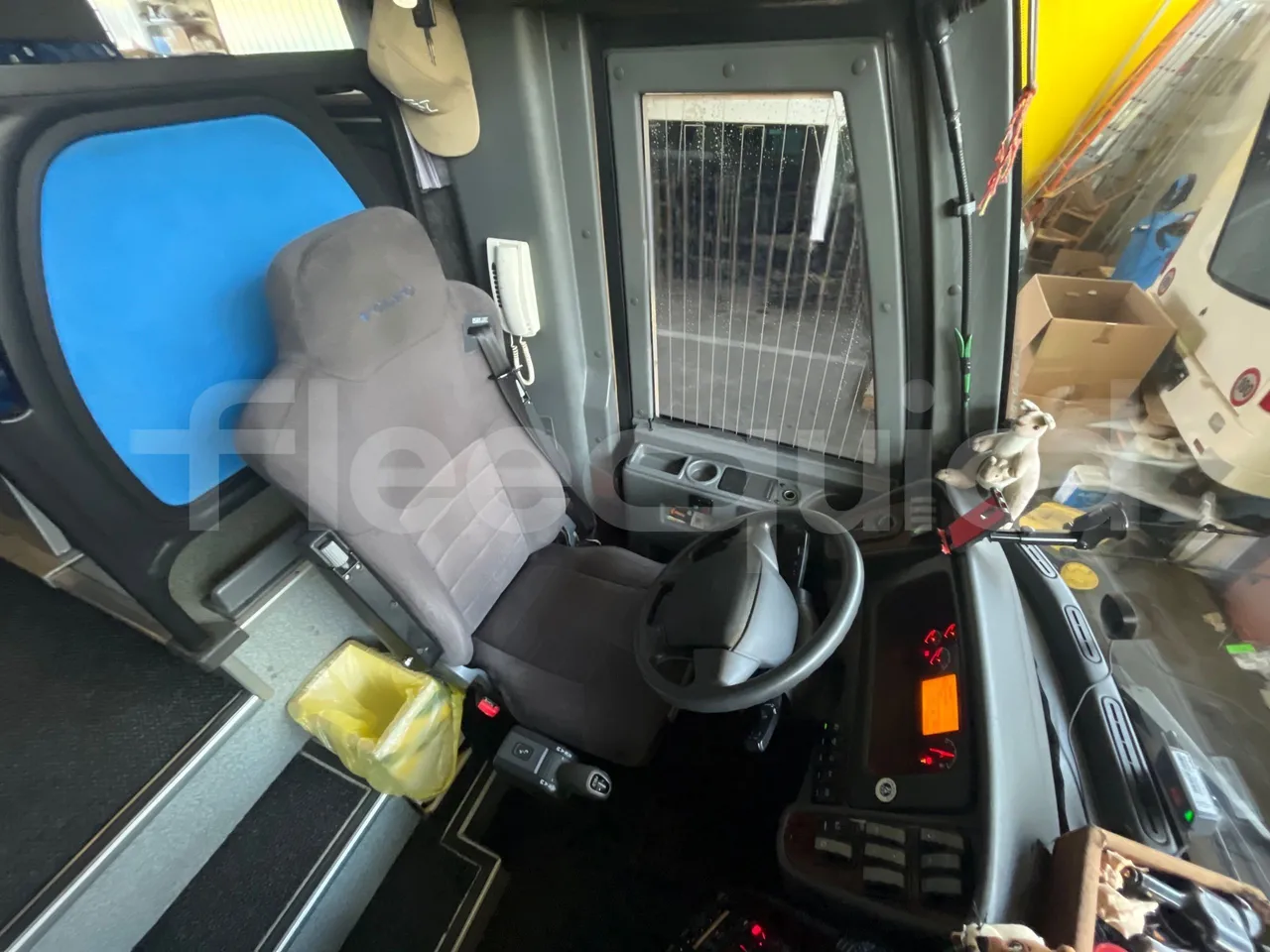 Volvo Barbi Genesis HDHV -EUR3 -309kW -13.81m - driver's seat photo