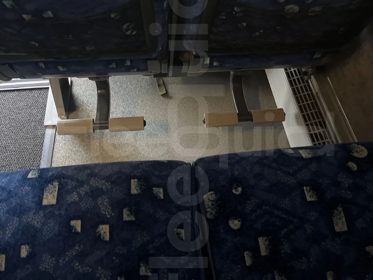 Volvo Barbi Genesis HDHV -EUR3 -309kW -13.81m - footrest detail photo