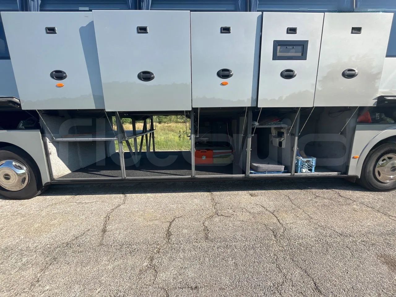 Volvo Barbi Genesis HDHV -EUR3 -309kW -13.81m - luggage rack photo