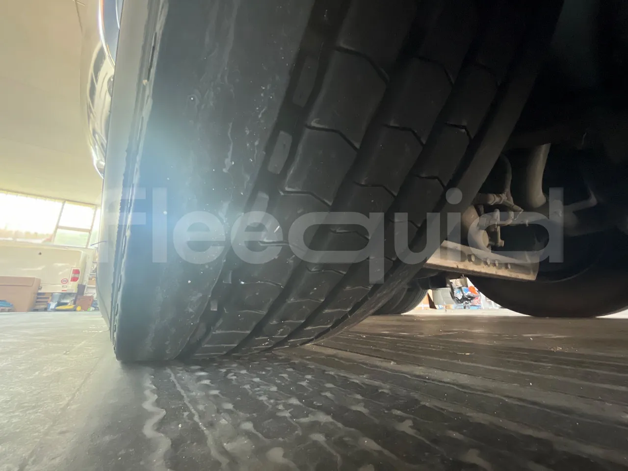 Volvo Barbi Genesis HDHV -EUR3 -309kW -13.81m - tread condition third axle tires left