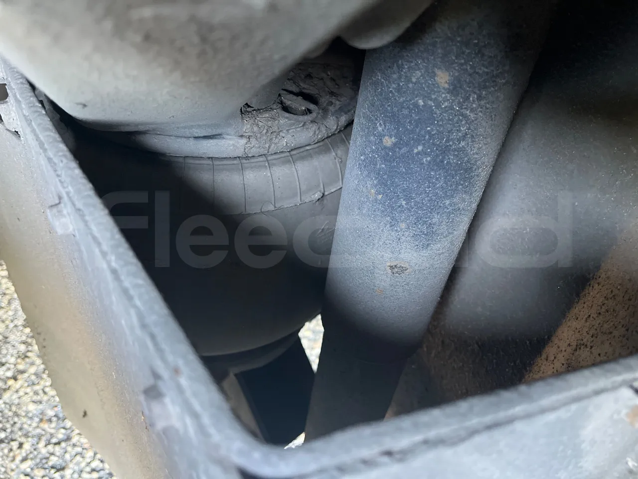 Volvo Barbi Genesis HDHV -EUR3 -309kW -13.81m - axel 3 shock absorbers 1 right