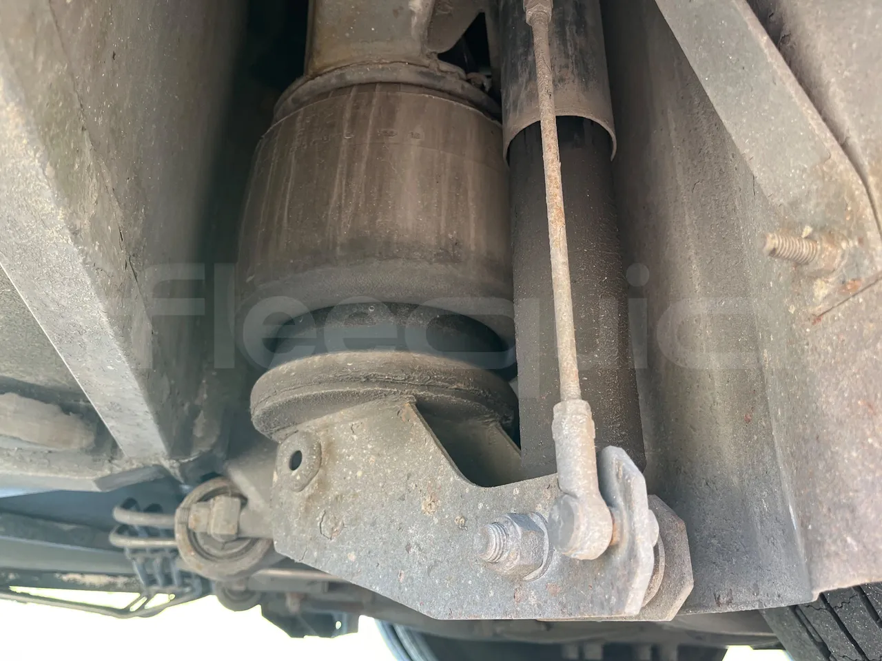 Volvo Barbi Genesis HDHV -EUR3 -309kW -13.81m - axle 2 shock absorbers 2 left