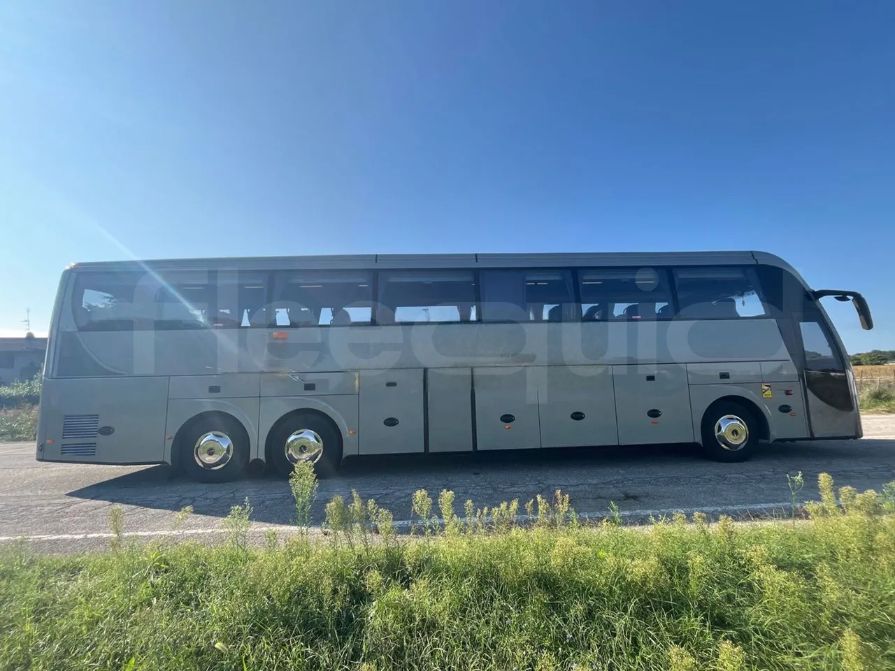 Volvo Barbi Genesis HDHV -EUR3 -309kW -13.81m - right side doors closed