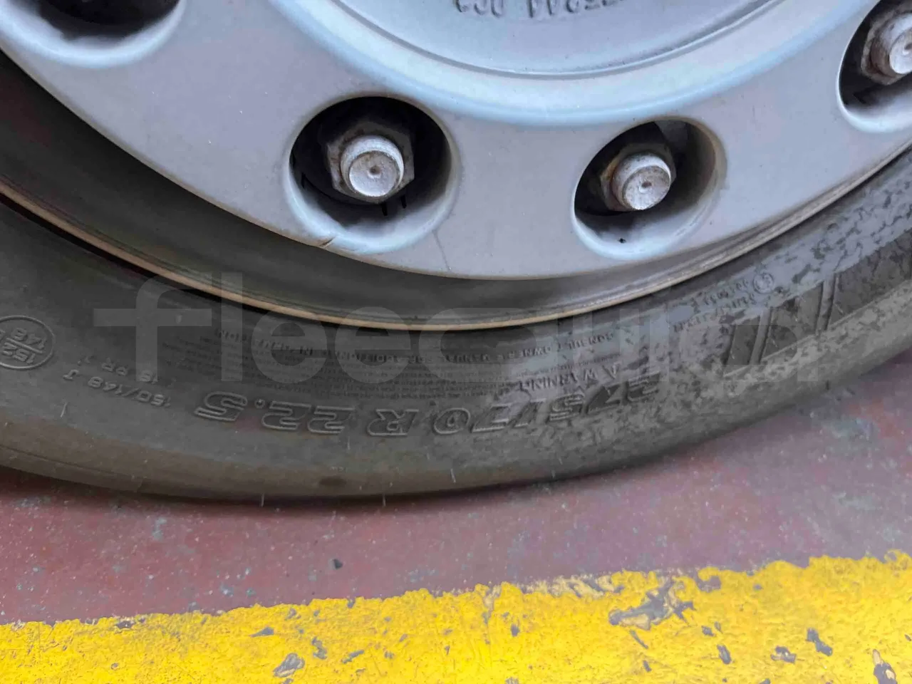 Iveco Citelis - First Axle Left Side: Tyre Thickness