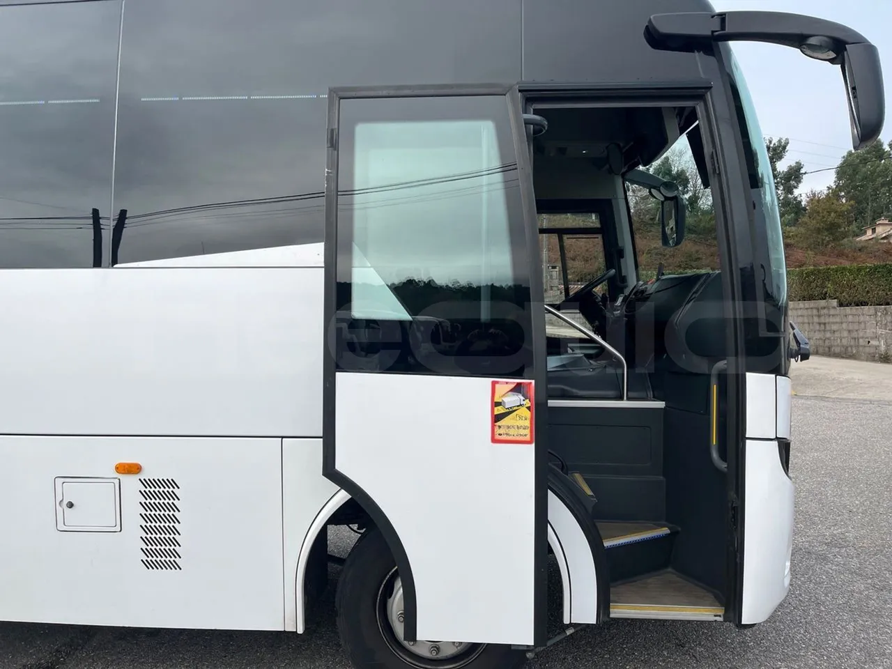 Iveco Indcar Next - EUR6 - 185kW - 9.390m - front door 1 open