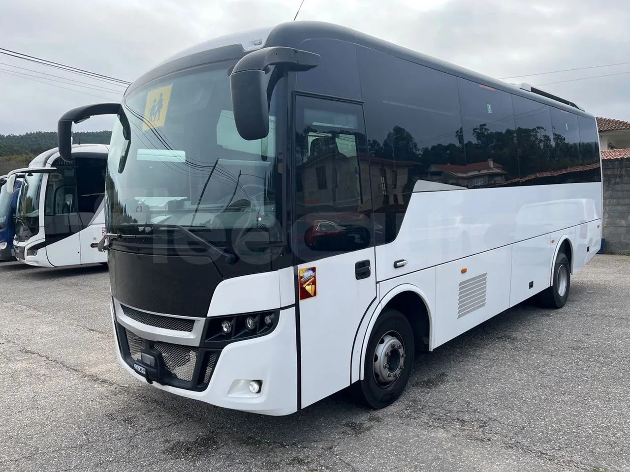Iveco Indcar Next - EUR6 - 185kW - 9.390m - 3/4 front left