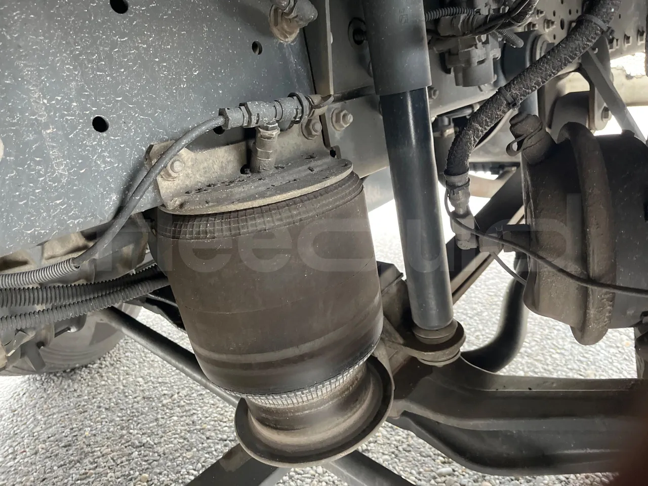 Iveco Indcar Next - EUR6 - 185kW - 9.390m - front air springs left