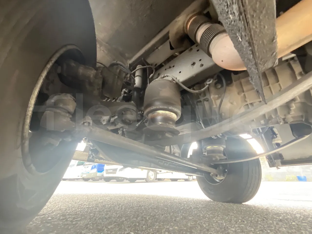 Iveco Indcar Next - EUR6 - 185kW - 9.390m - front shock absorbers right