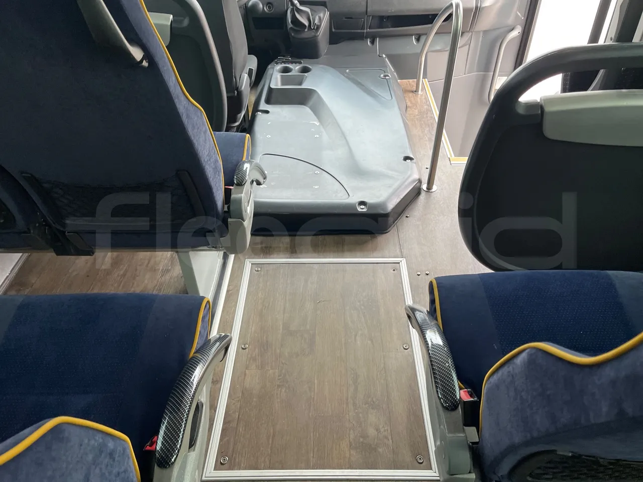 Iveco Indcar Next - EUR6 - 185kW - 9.390m - floor hatches photo