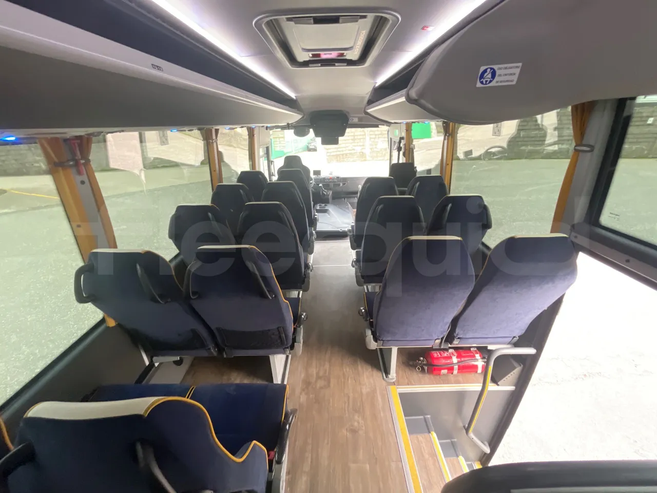 Iveco Indcar Next - EUR6 - 185kW - 9.390m - forward view middle aisle