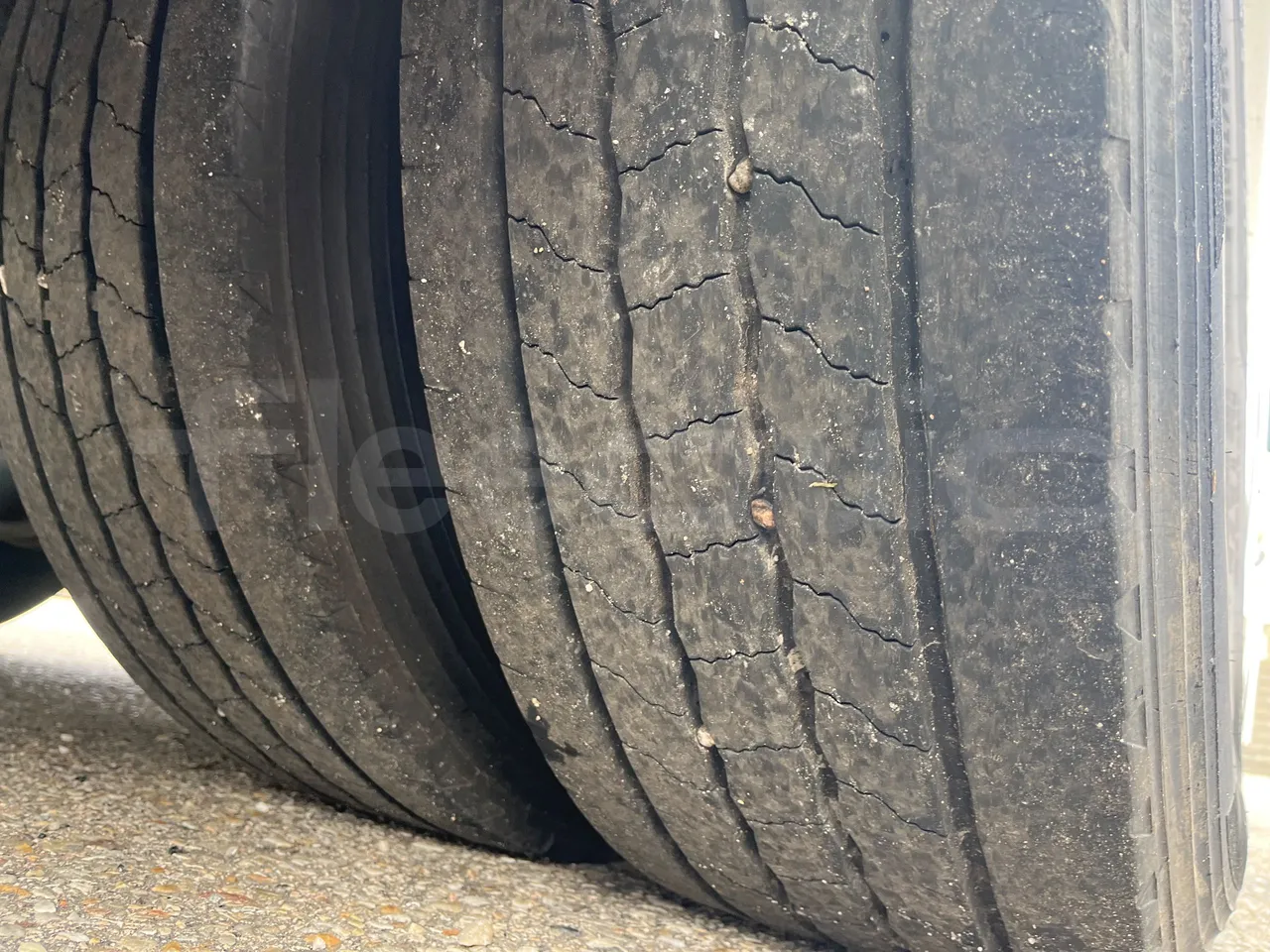 Iveco Indcar Next - EUR6 - 185kW - 9.390m - tread condition second axle tires right