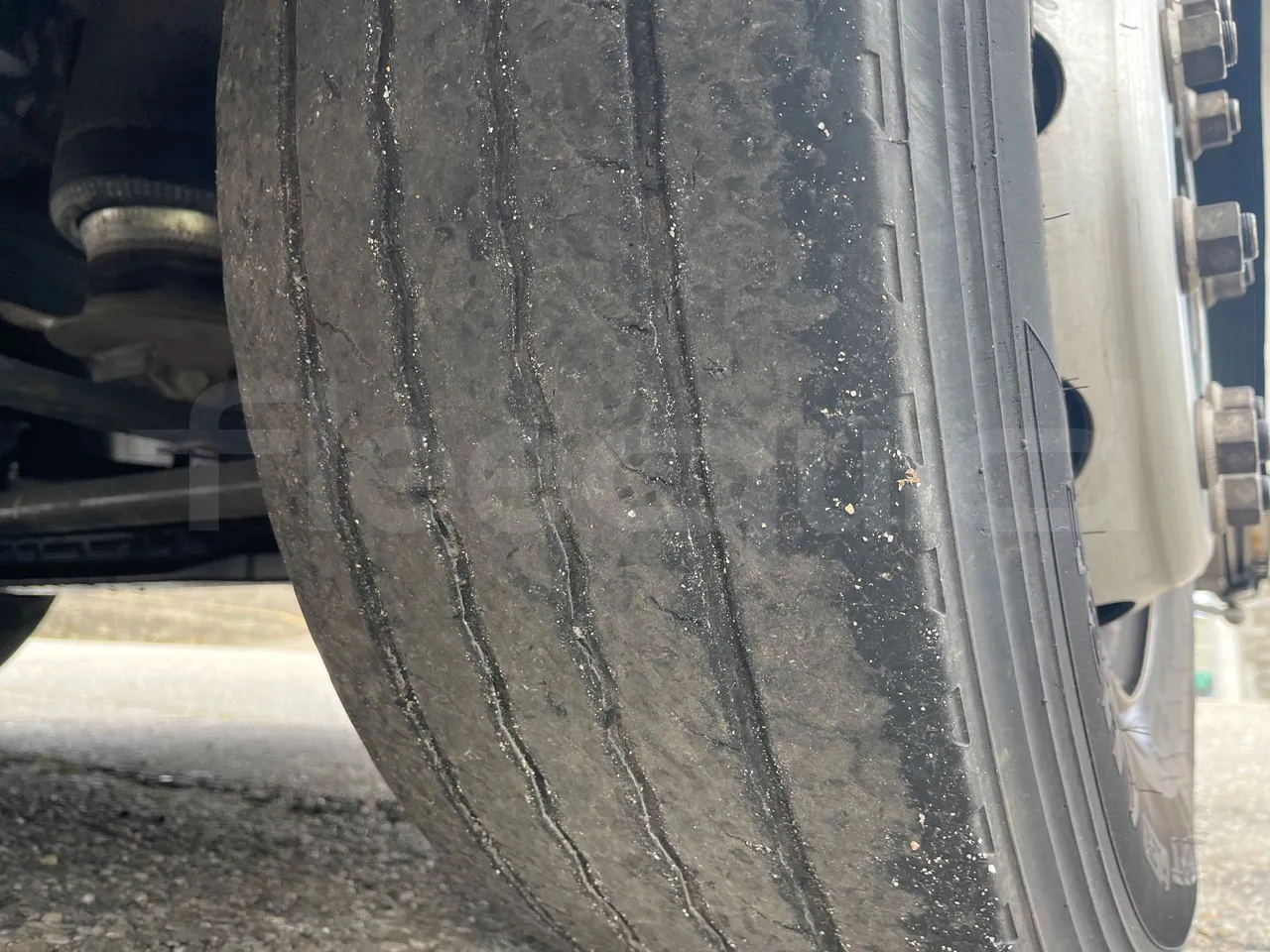 Iveco Indcar Next - EUR6 - 185kW - 9.390m - tread condition third axle tires left