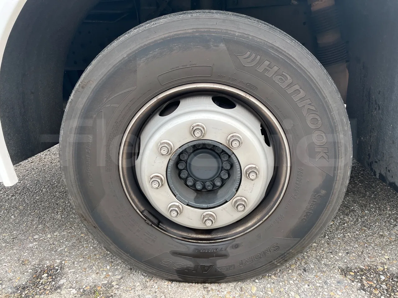 Iveco Indcar Next - EUR6 - 185kW - 9.390m - front left tire measurements