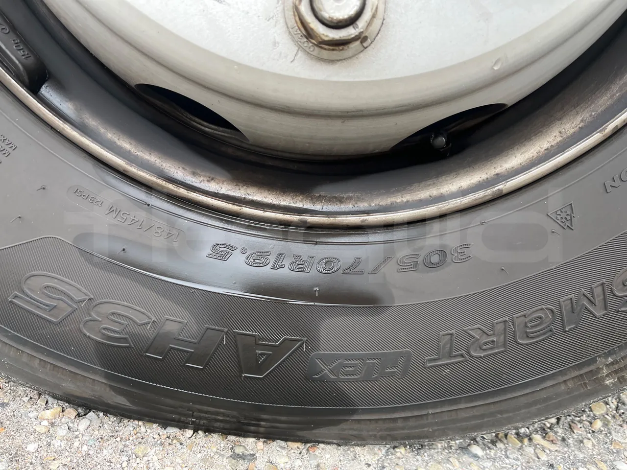 Iveco Indcar Next - EUR6 - 185kW - 9.390m - rear left tire photo