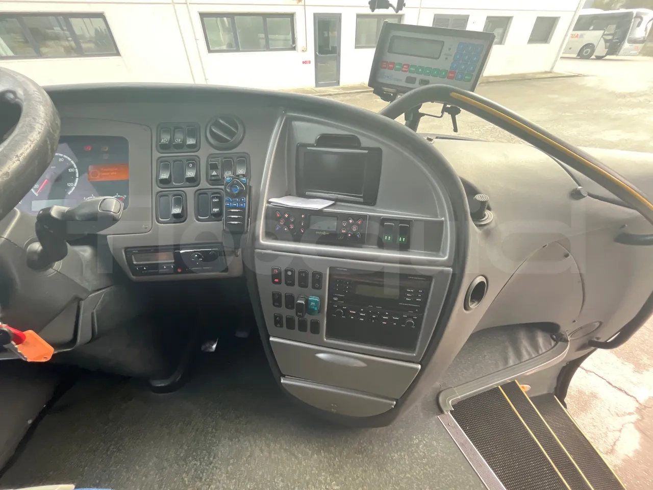 Irizar Scania K380EB - EUR4 - 279kW - 12m - onboard devices 1