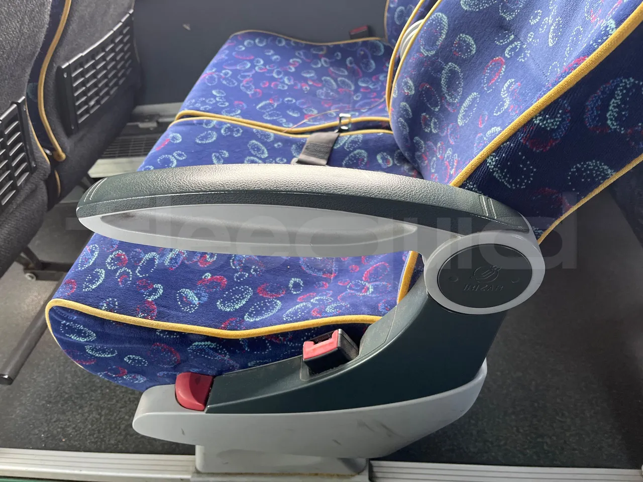 Irizar Scania K380EB - EUR4 - 279kW - 12m - armrest detail photo