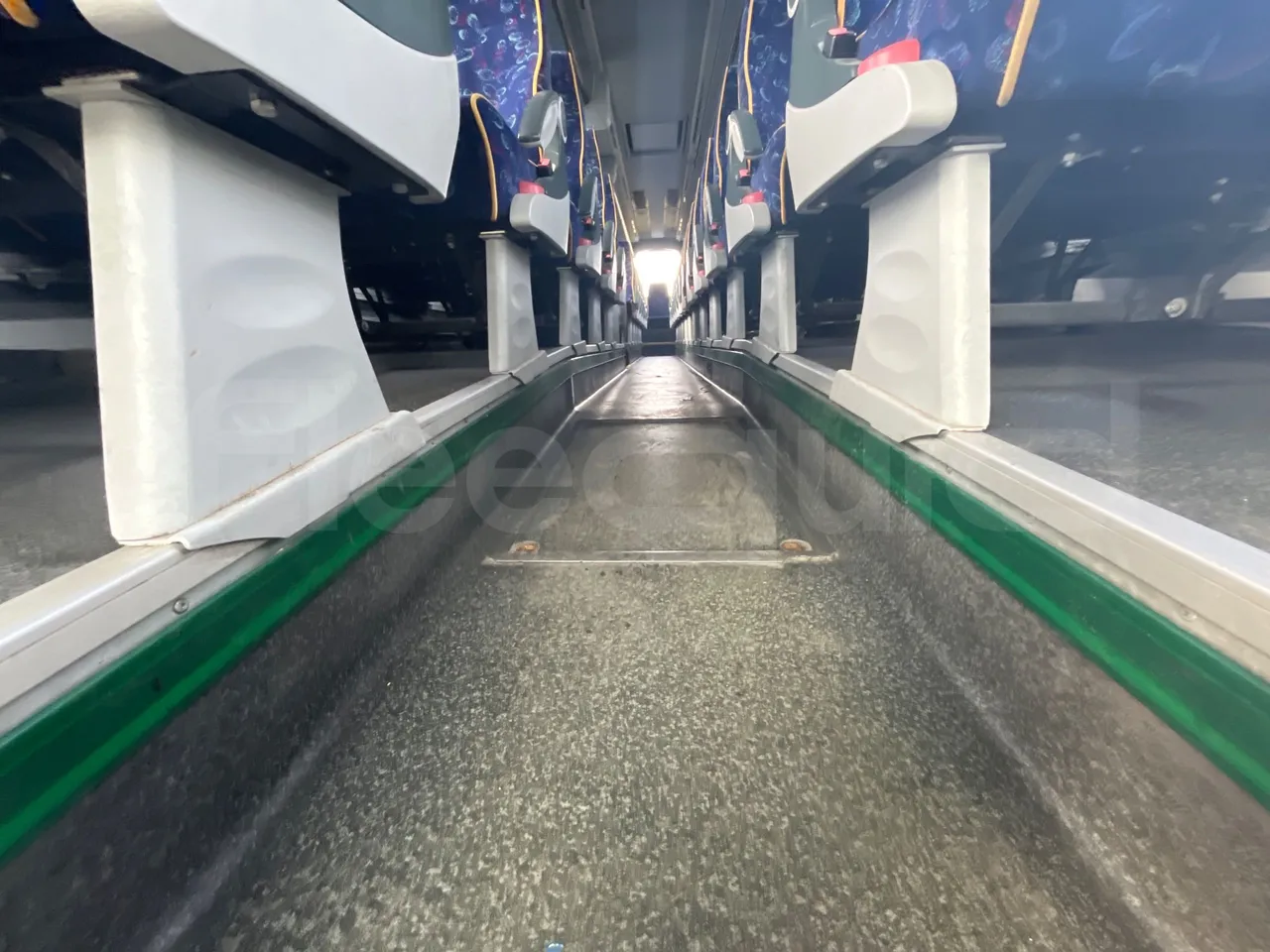 Irizar Scania K380EB - EUR4 - 279kW - 12m - seat brackets photo