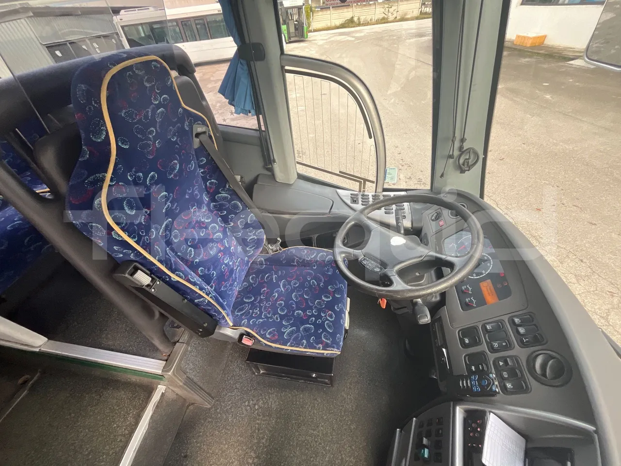 Irizar Scania K380EB - EUR4 - 279kW - 12m - driver's seat photo