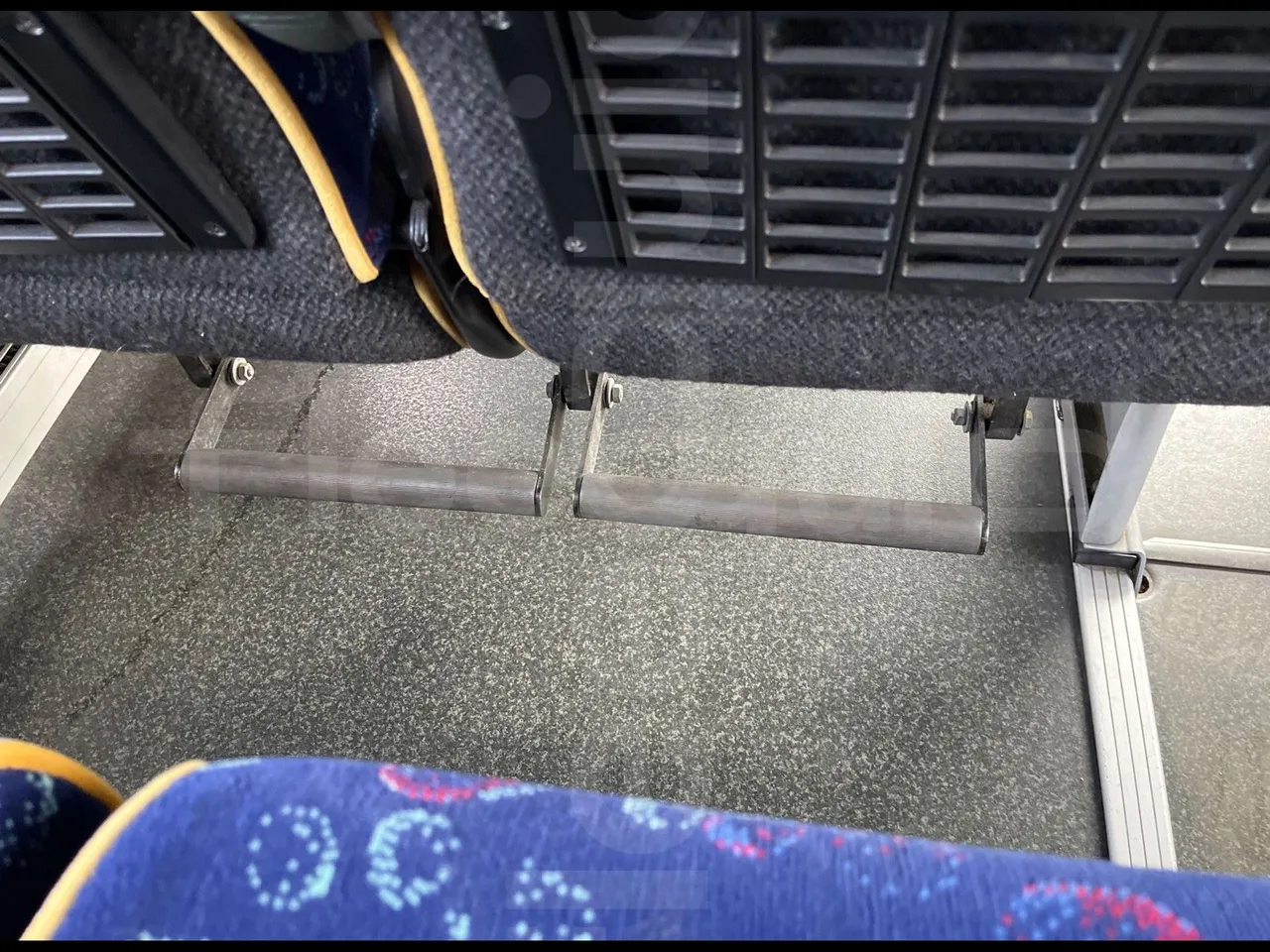 Irizar Scania K380EB - EUR4 - 279kW - 12m - footrest detail photo