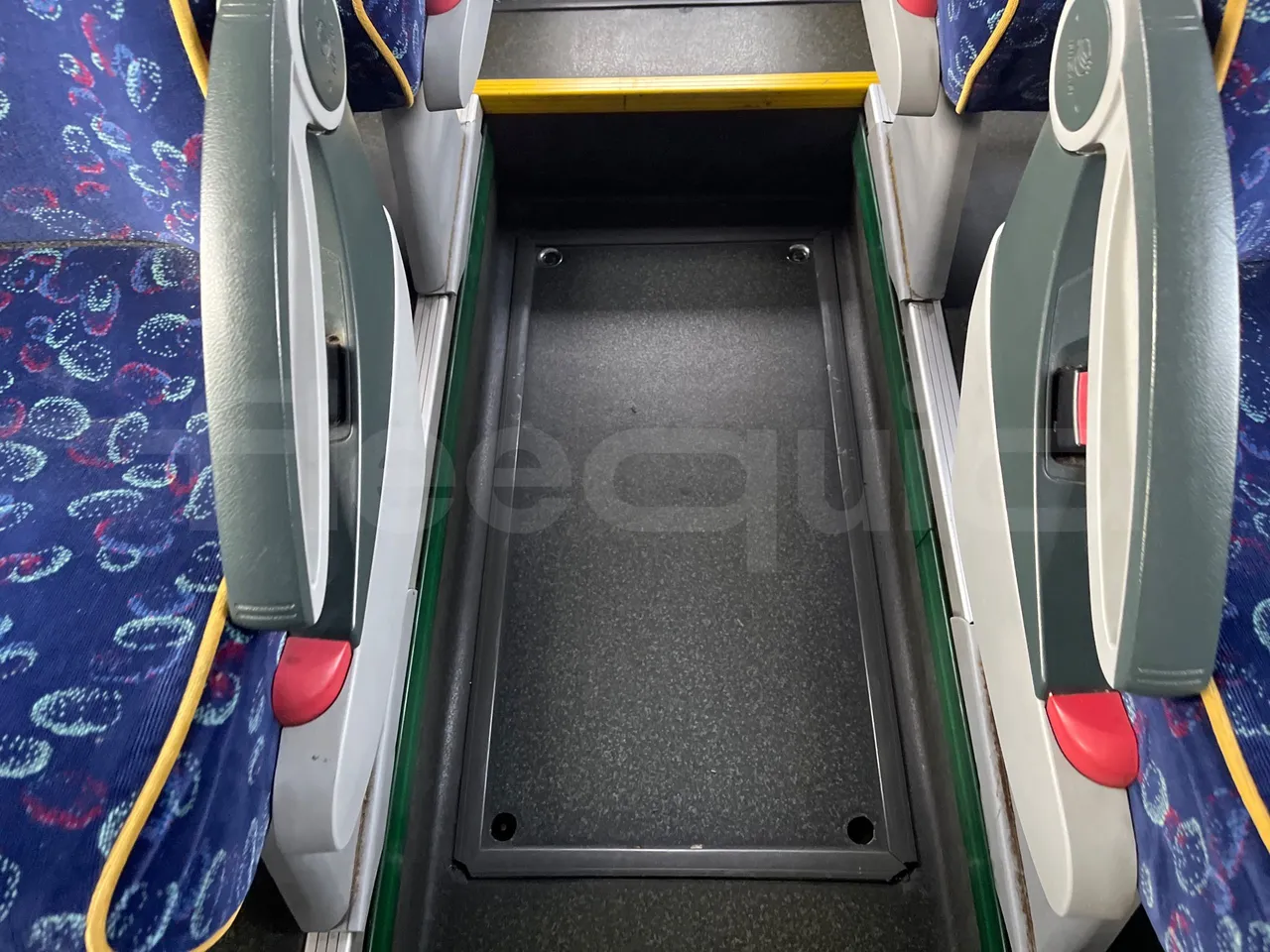 Irizar Scania K380EB - EUR4 - 279kW - 12m - floor hatches photo