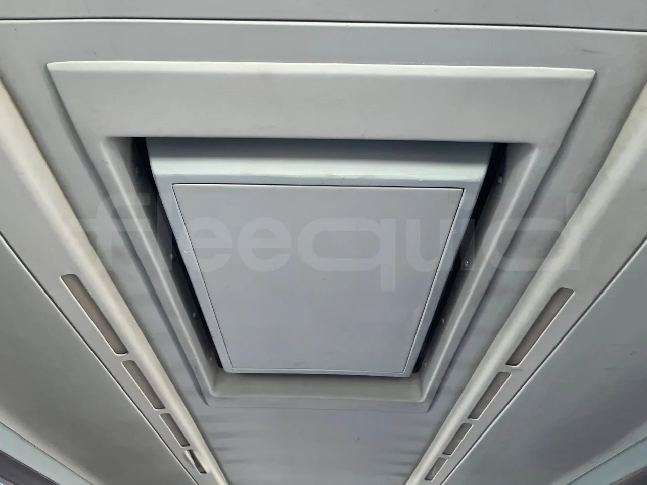 Irizar Scania K380EB - EUR4 - 279kW - 12m - roof hatch 1