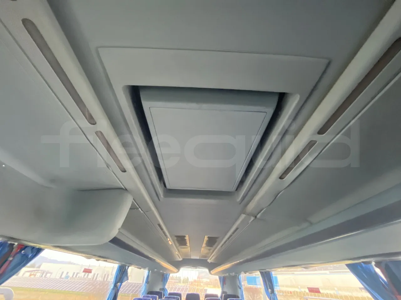 Irizar Scania K380EB - EUR4 - 279kW - 12m - roof hatch 2