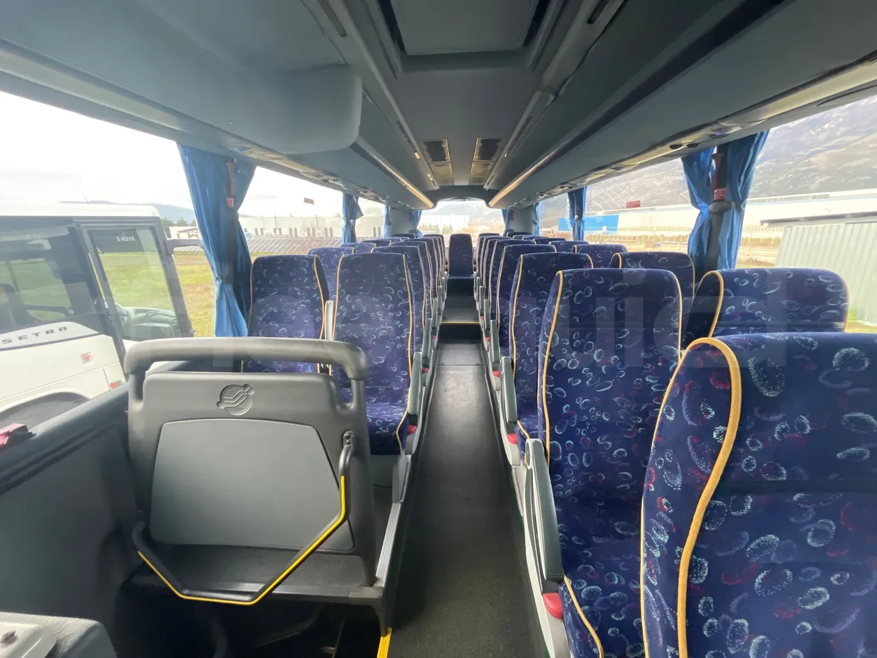 Irizar Scania K380EB - EUR4 - 279kW - 12m - reverse view middle aisle