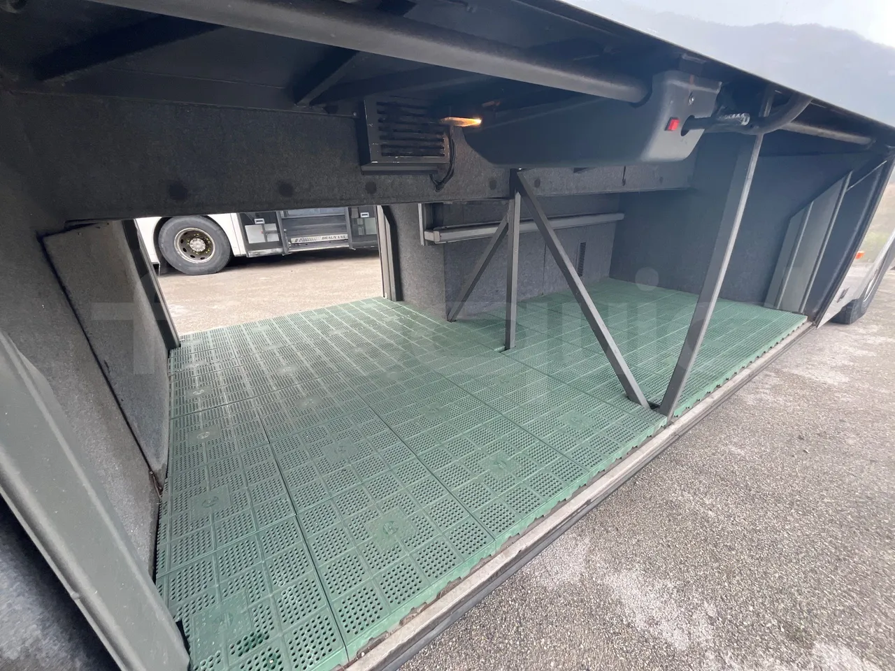 Irizar Scania K380EB - EUR4 - 279kW - 12m - internal frame rust check