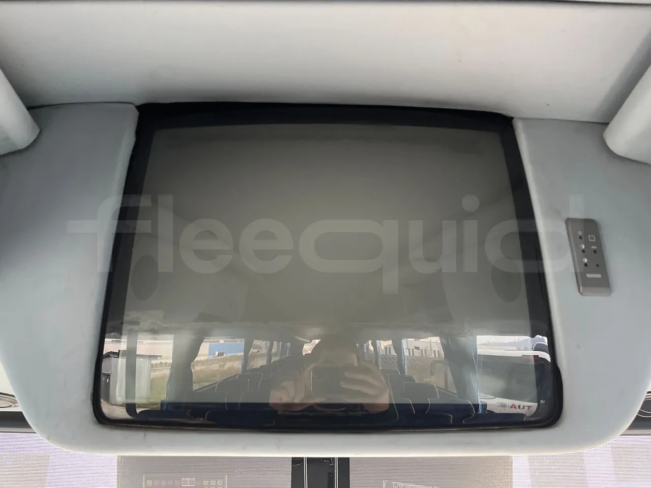 Irizar Scania K380EB - EUR4 - 279kW - 12m - monitor detail photo