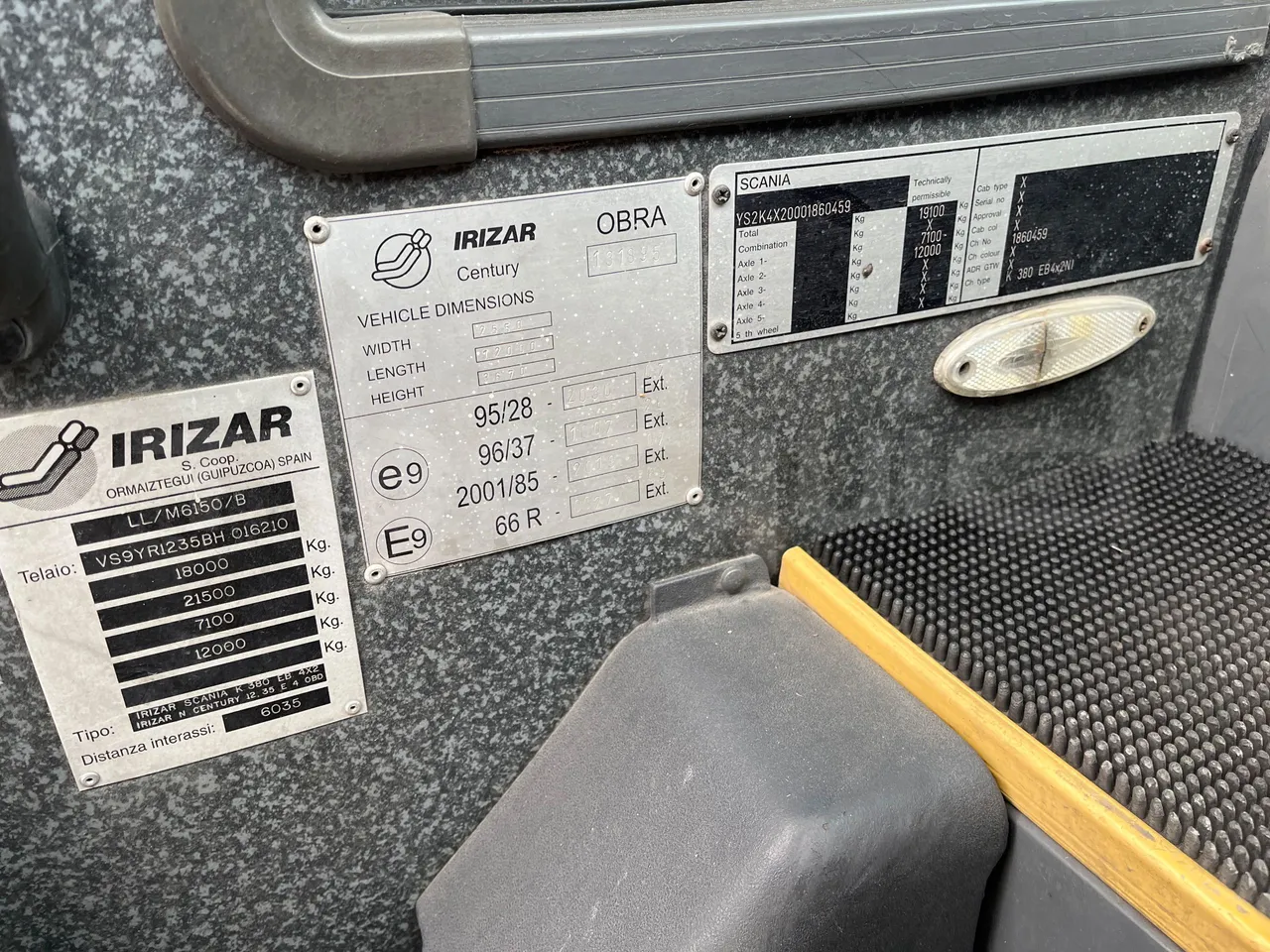 Irizar Scania K380EB - EUR4 - 279kW - 12m - vehicle plate photo