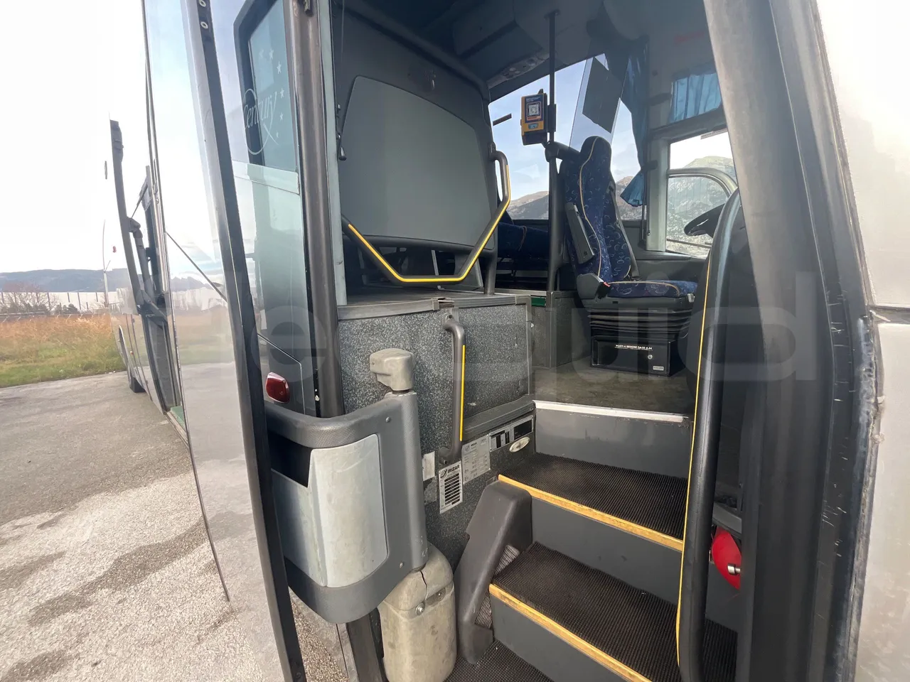 Irizar Scania K380EB - EUR4 - 279kW - 12m - hostess seat photo