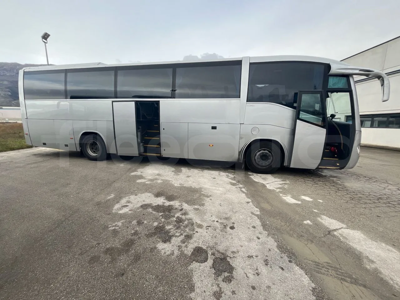 Irizar Scania K380EB - EUR4 - 279kW - 12m - right side doors open