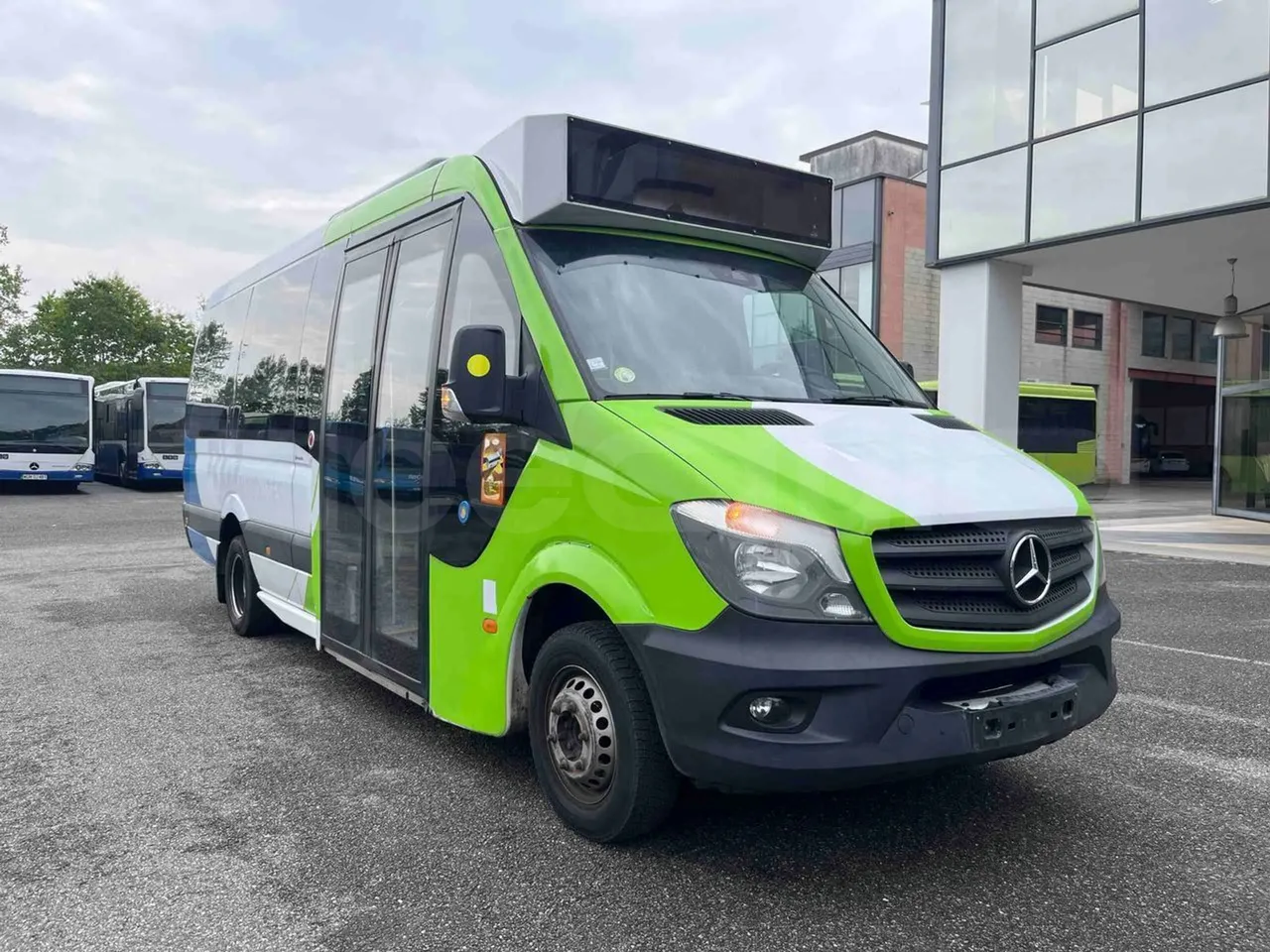 Mercedes-Benz Sprinter 906BB50 - EUR 6 -120kW - 7.361m - 3/4 front right doors