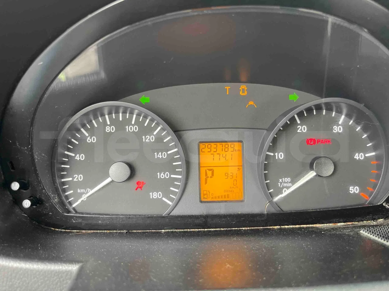 Mercedes-Benz Sprinter 906BB50 - EUR 6 -120kW - 7.361m - dashboard lights on