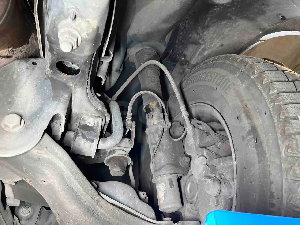 Mercedes-Benz Sprinter 906BB50 - EUR 6 -120kW - 7.361m - front shock absorbers right