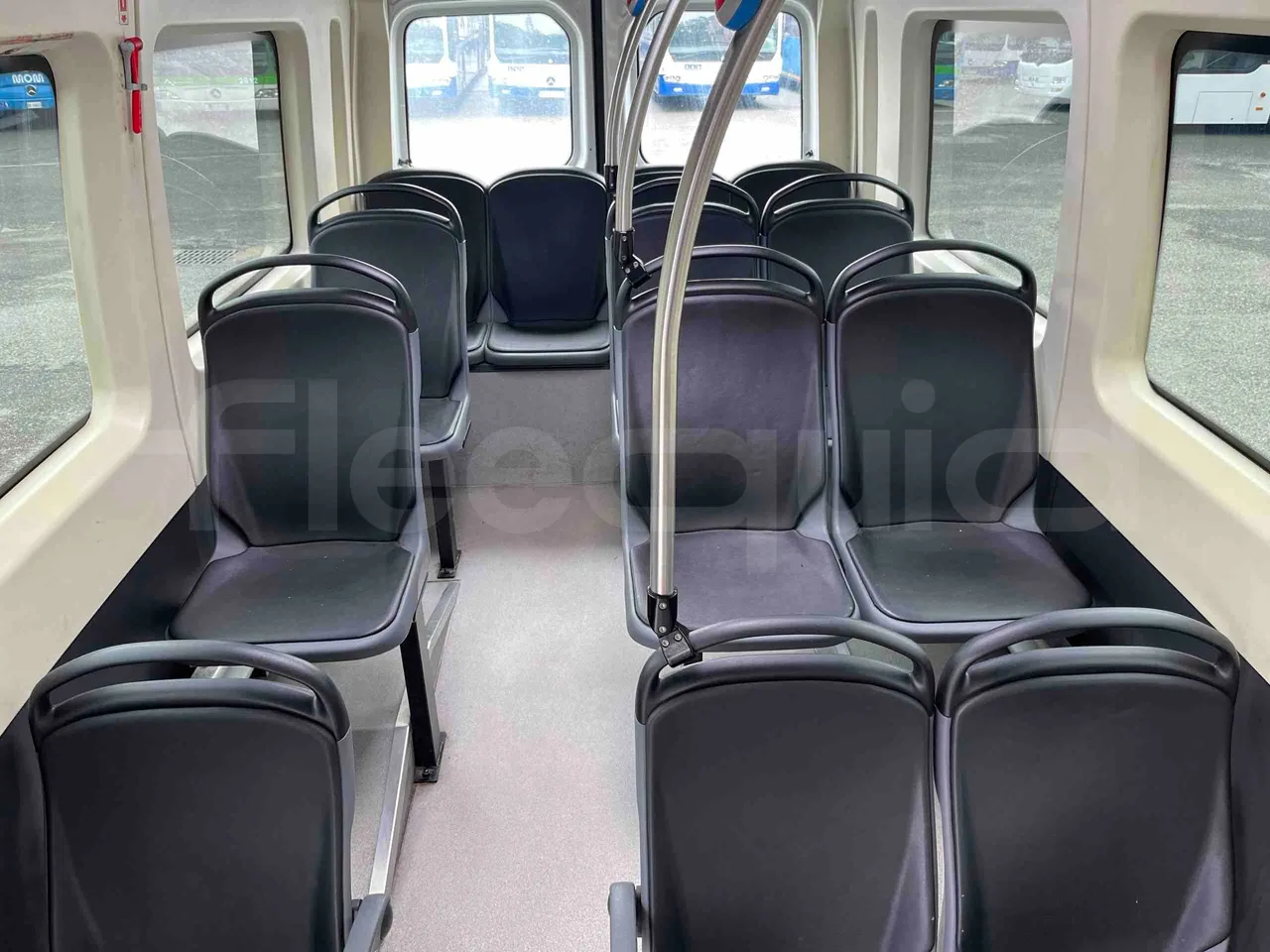 Mercedes-Benz Sprinter 906BB50 - EUR 6 -120kW - 7.361m - reverse view middle aisle