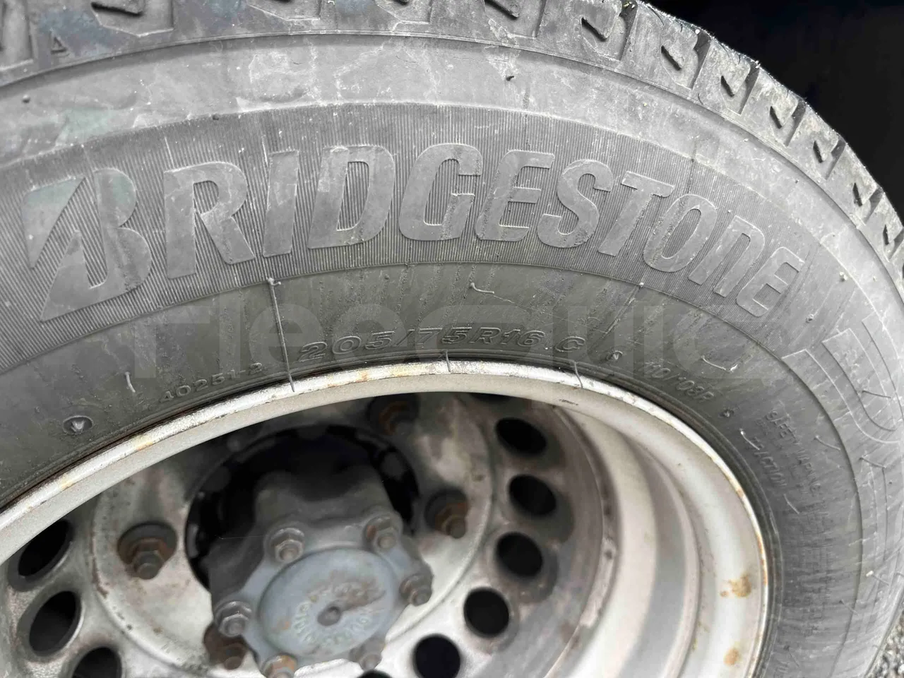 Mercedes-Benz Sprinter 906BB50 - EUR 6 -120kW - 7.361m - tread condition front tires right