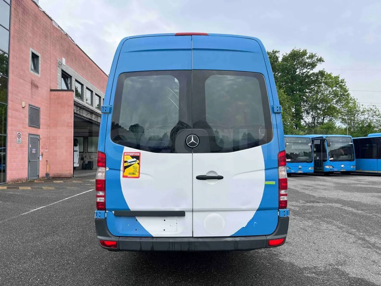 Mercedes-Benz Sprinter 906BB50 - EUR 6 -120kW - 7.361m - rear hatch closed