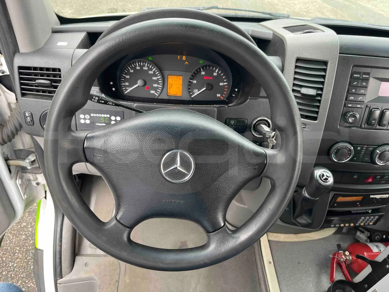 Mercedes-Benz Sprinter 906BB50 - EUR 6 -120kW - 7.361m - steering wheel photo