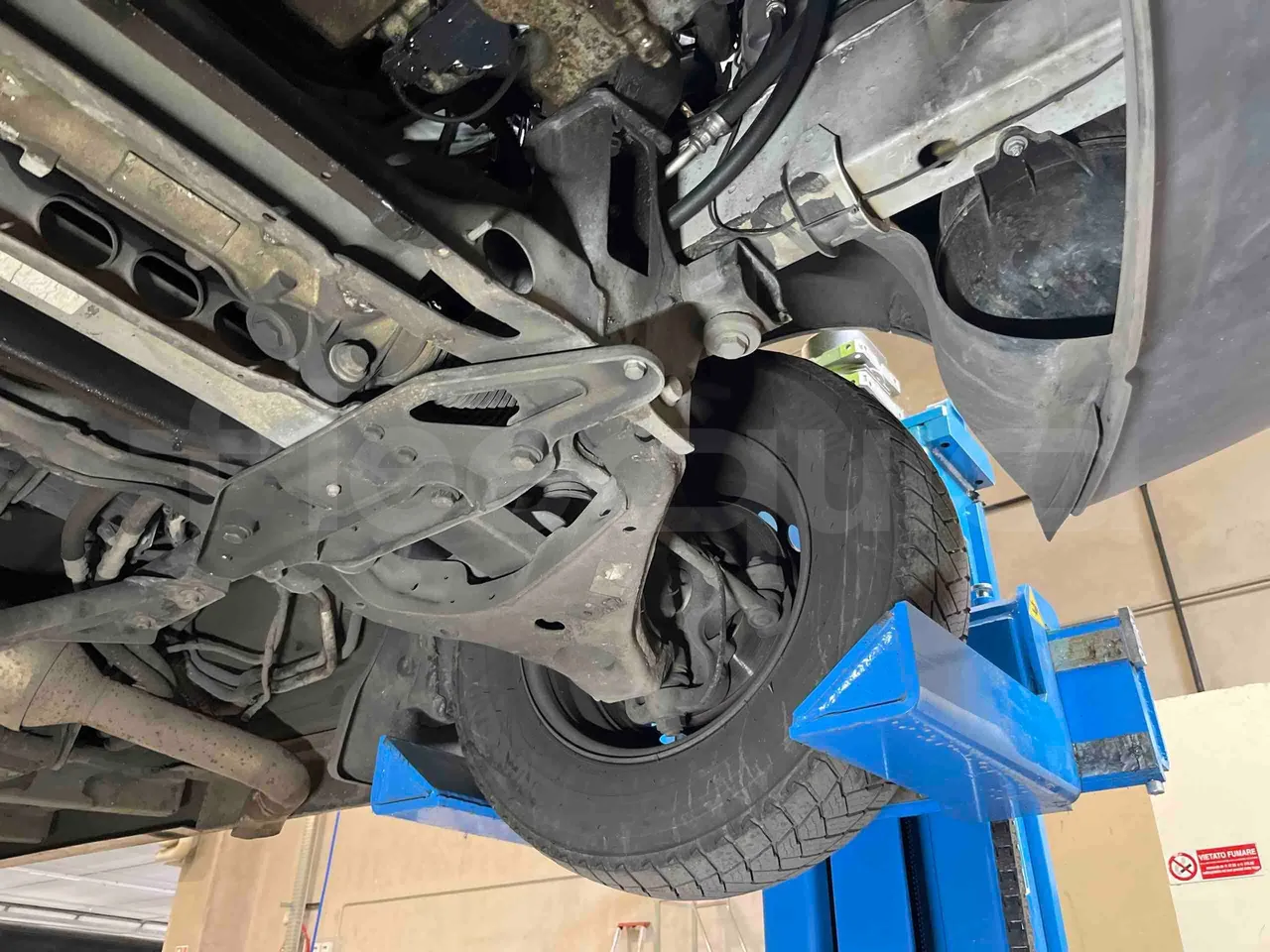 Mercedes-Benz Sprinter 906BB50 - EUR 6 -120kW - 7.361m - front axle left side