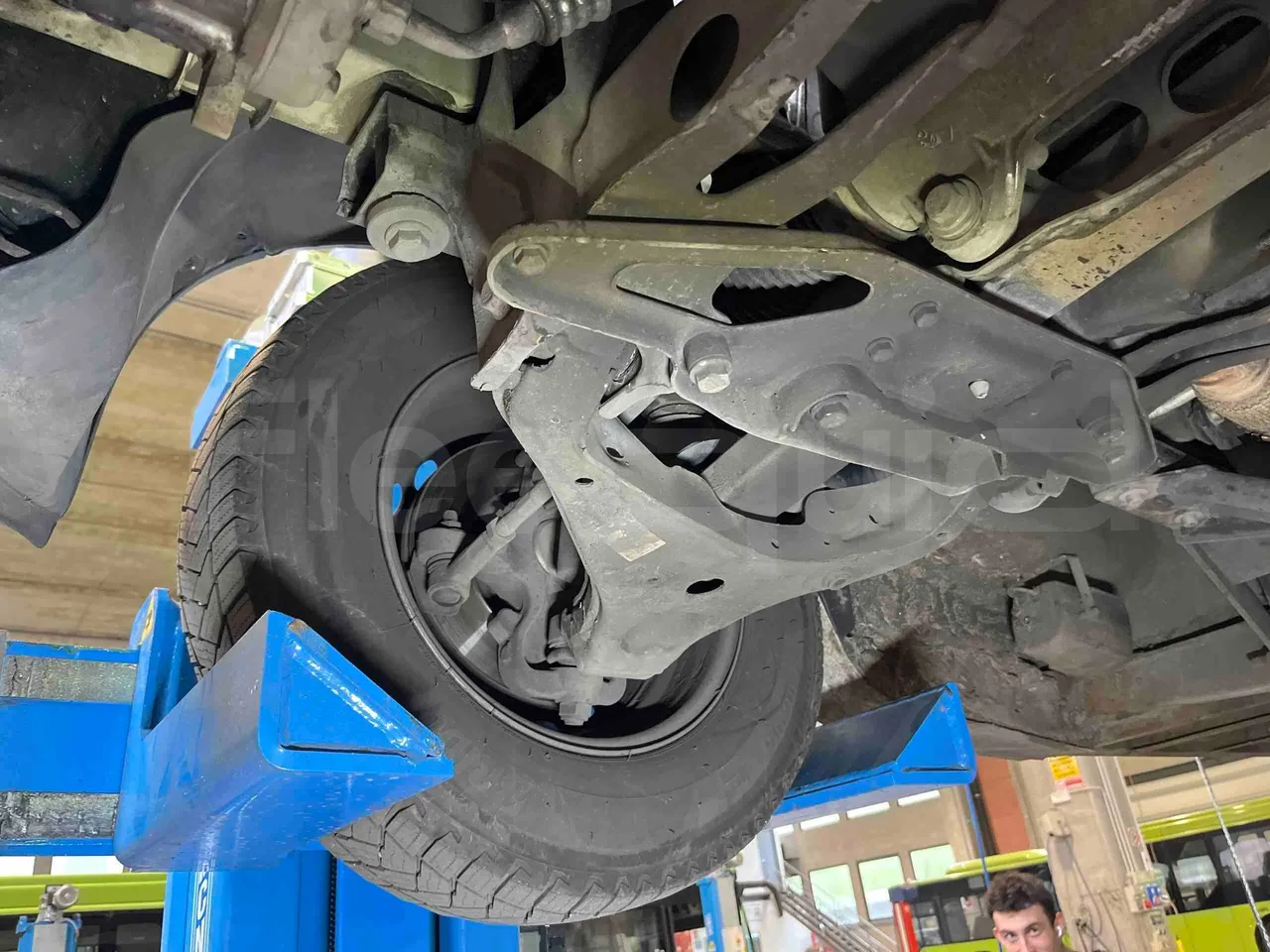 Mercedes-Benz Sprinter 906BB50 - EUR 6 -120kW - 7.361m - front axle right side
