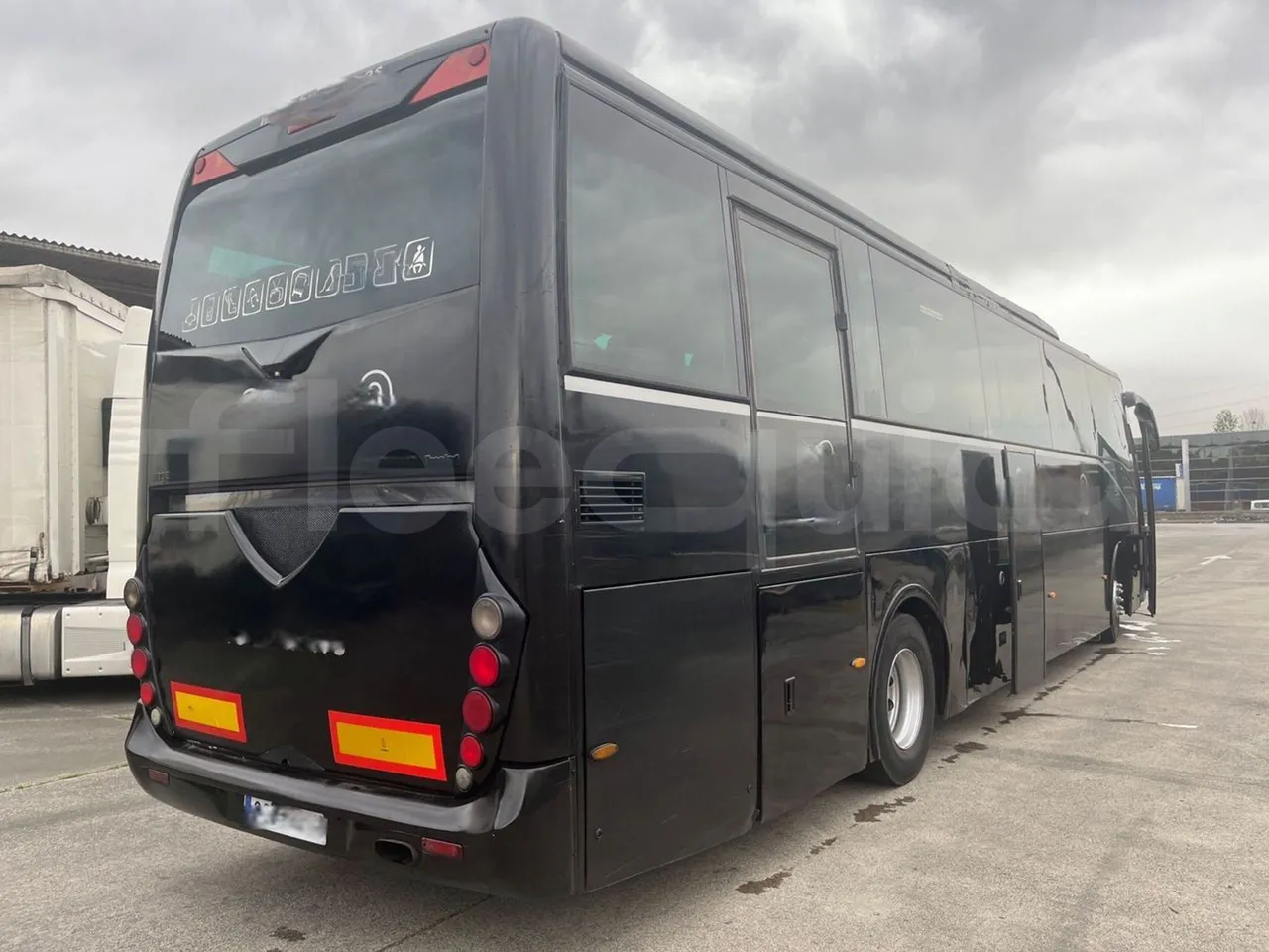 Irisbus 397 397EF3 - Euro5 - 331kW - 13mt - 3/4 right rear doors open