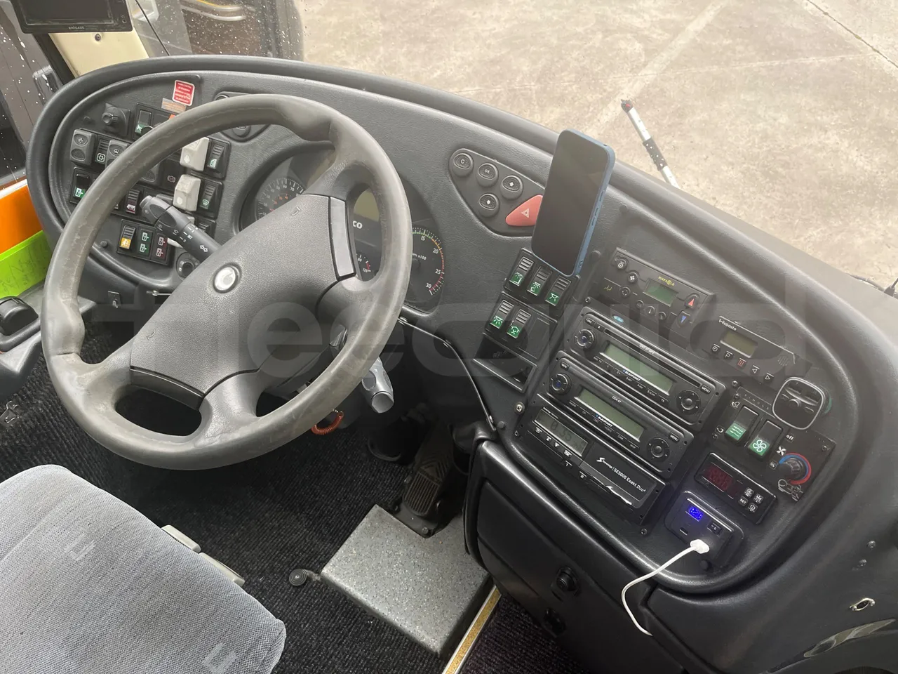 Irisbus 397 397EF3 - Euro5 - 331kW - 13mt - buttons panels on